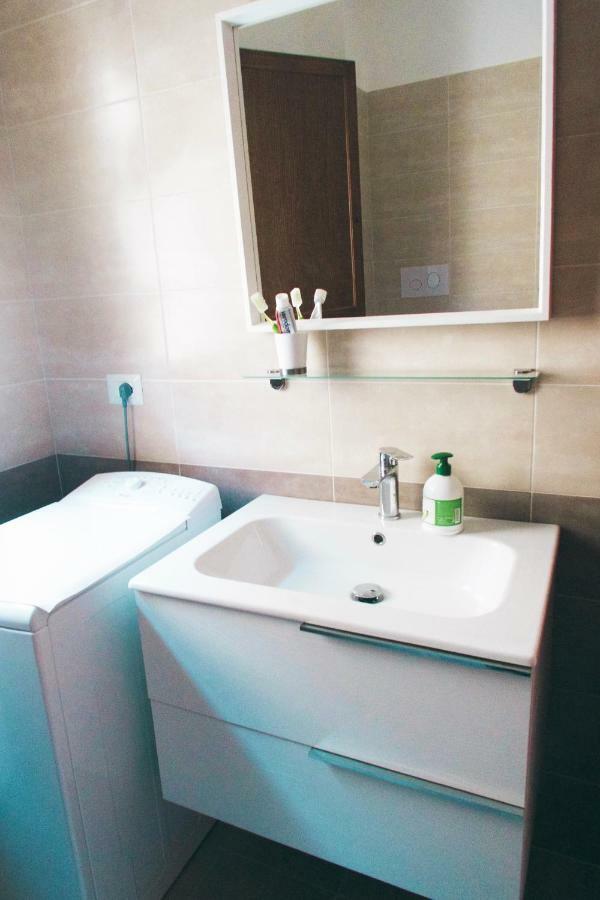 Le Ginestre Apartment ซุลโมนา ภายนอก รูปภาพ